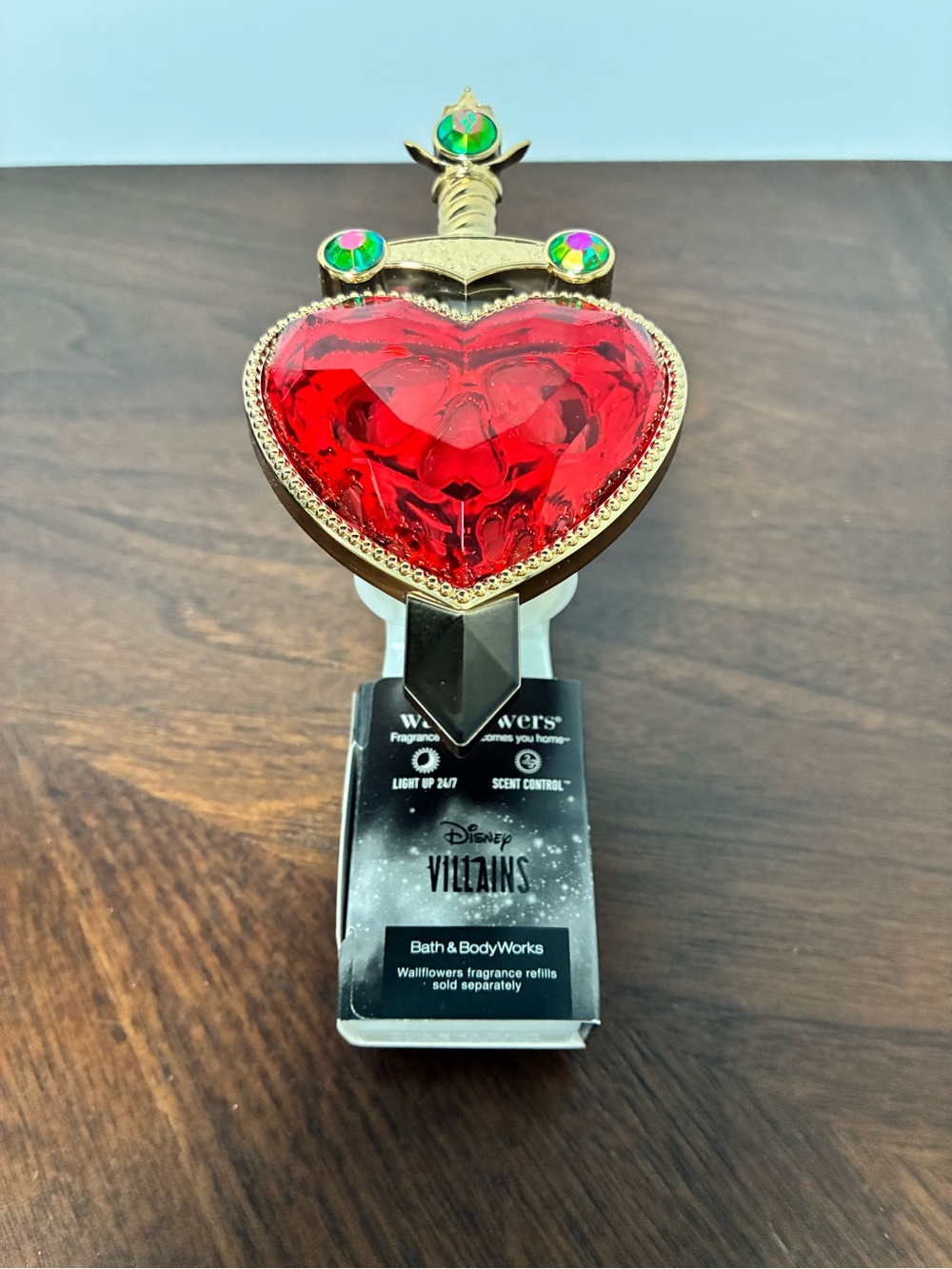 Bath and Body Works Villains Collection Evil Queen Heart Wallflower Plug-in
